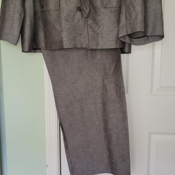 Plus & Tall Calvin Klein Linen Safari Pantsuit Collarless - Picture 3 of 3